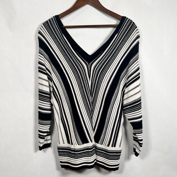 2 for$15 Lane Bryant Black White Stripe Dolman Sleeve V-Neck Sweater Size 14/16 - Picture 1 of 8